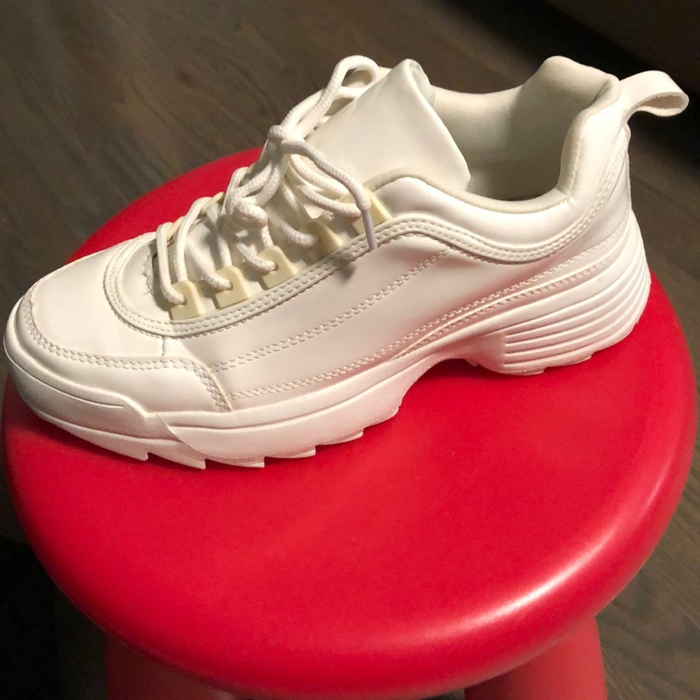 New white stylish sneakers,in box